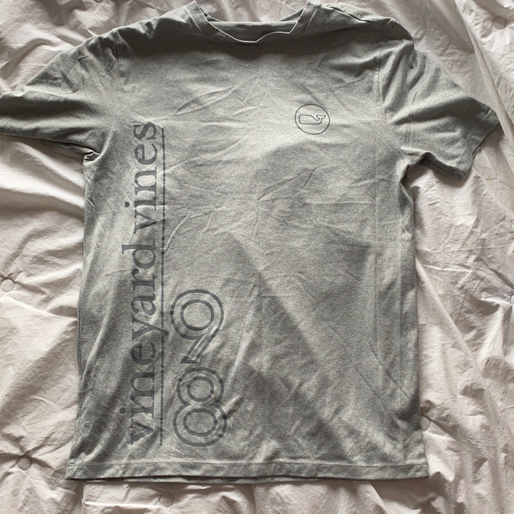 Vineyard Vines Athletic tee